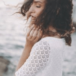Firmenlogo von Light & Lace - Brautmoden - Lena Hoefs